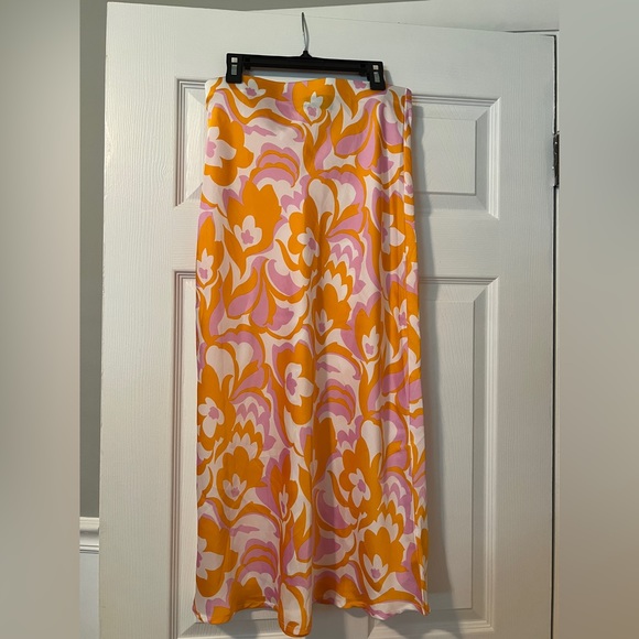 Lumiere two piece set - Picture 2 of 3